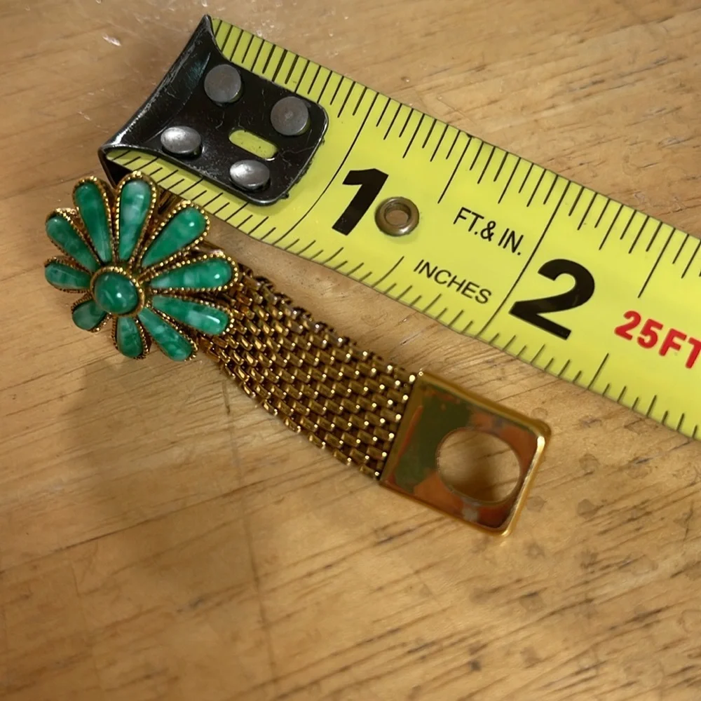 Vintage Green Agate Flower Petal Wrap Around Cuff Links